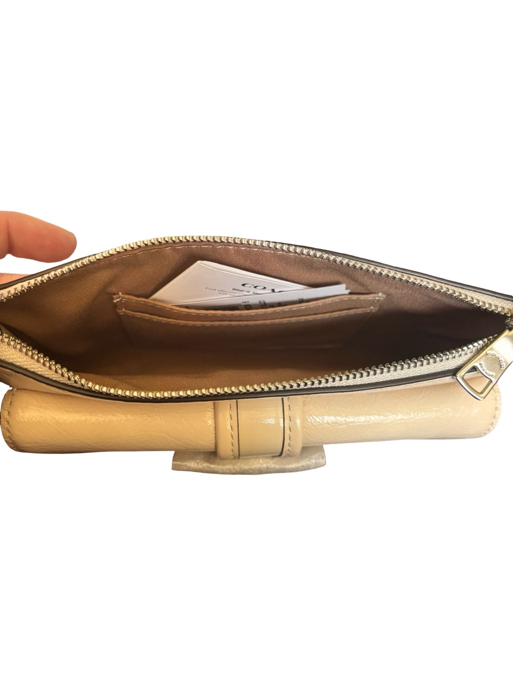✨NWT✨Coach Ashton Wristlet in Chalk White with Silver Hardware - Picture 7 of 9